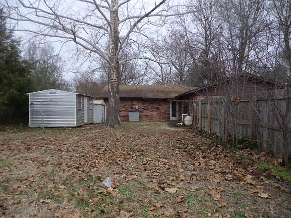 2nd image of 206 Redwood Dr