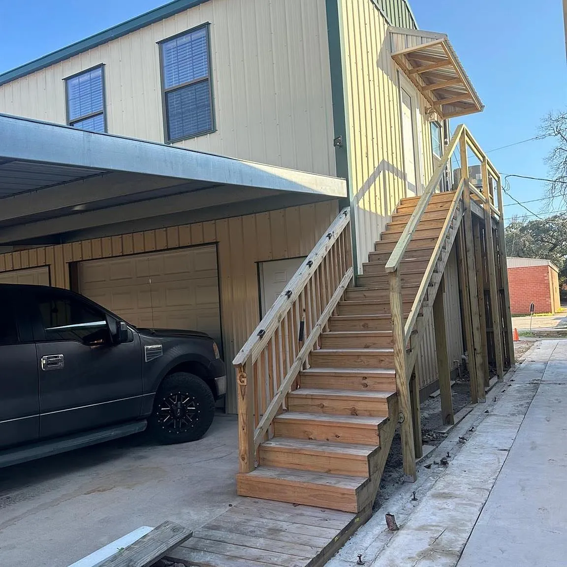 2 bed, 1.0 bath, 882 sqft, $1,350 — Photo 2