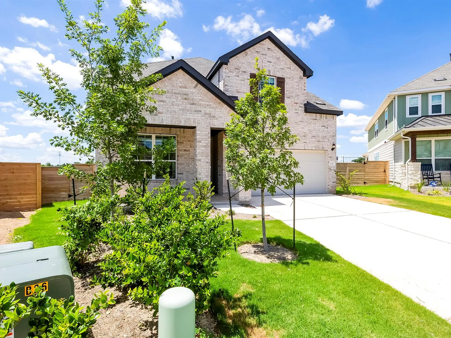 4 bed, 3.5 bath, 2999 sqft, $2,800 — Photo 3