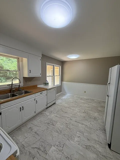 3 bed, 1.5 bath, $1,500 — Photo 3