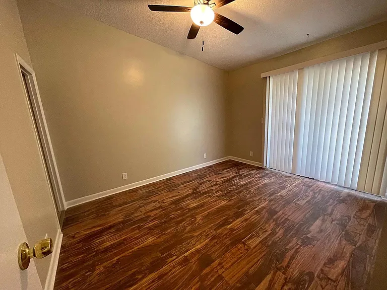 812 Netherlands Dr — Photo 5
