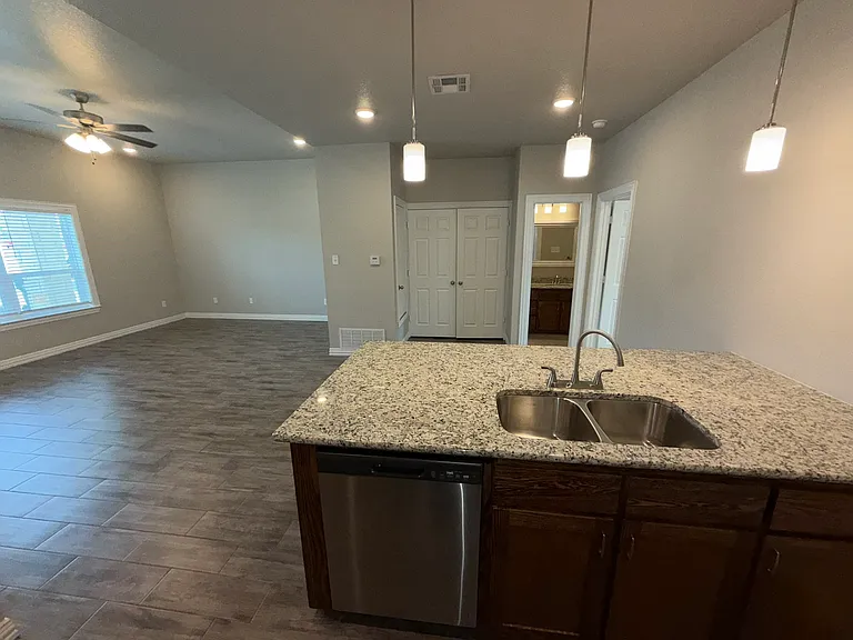 3206 Fenway Cir — Photo 3