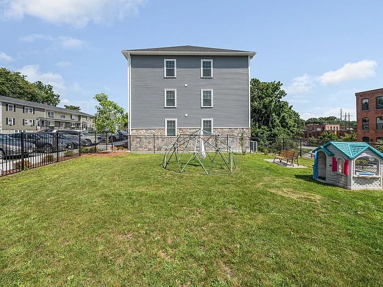 Princeton Court Apartments — Photo 24