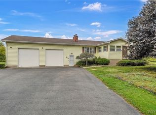 6632 Albion Rd, Oakfield, NY 14125