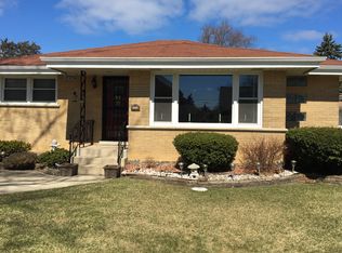 7056 W Cleveland St, Niles, IL 60714