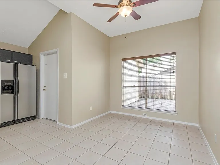 6903 Foxmont Ln — Photo 4