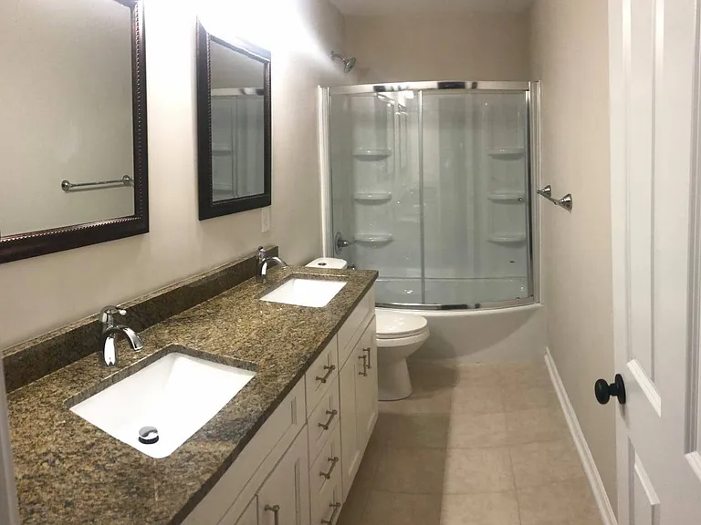 1078 Glenshaw St — Photo 9