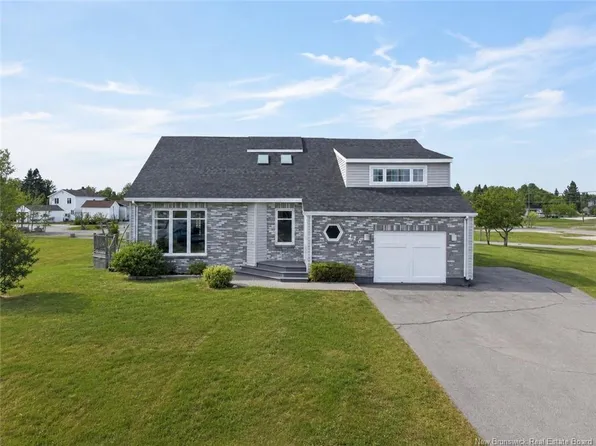 116 Des Champs St, Lamaque, NB E8T 1E7