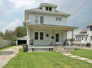 426 W 2nd St, City Of Oconomowoc, WI 53066
