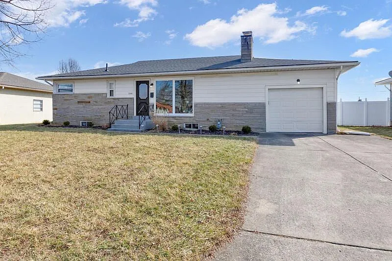 3141 Mary Ave photo 1