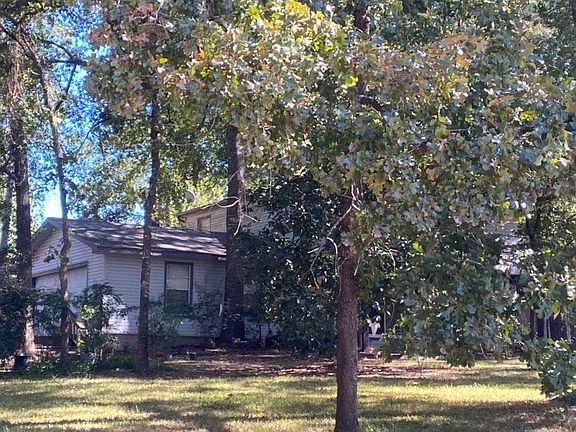 3rd image of 15904 Oak Dr