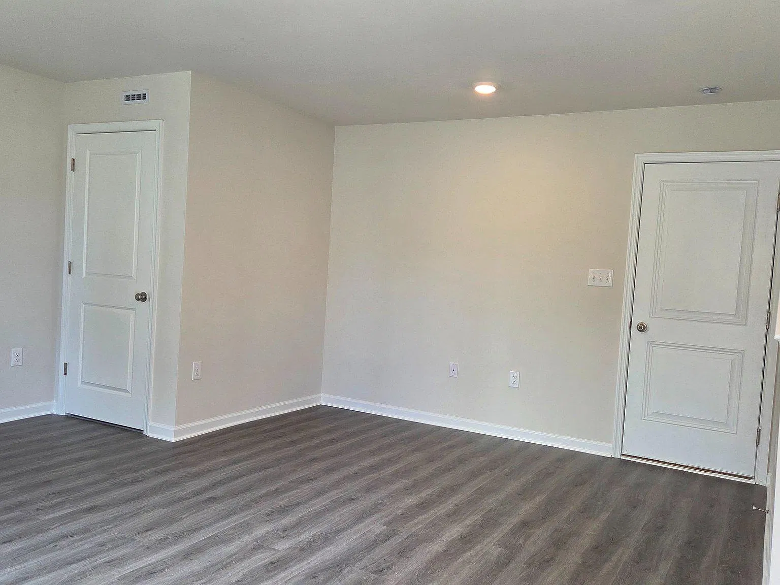 3 bed, 2.5 bath, 1763 sqft, $3,300 — Photo 2