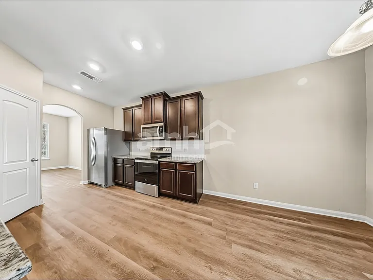 1012 Keystone Ct — Photo 5