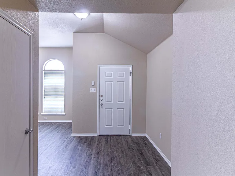 1306 Vireo Ct — Photo 3