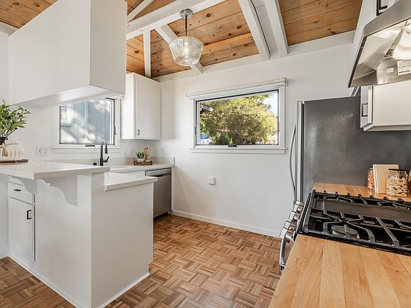 5th image of 148 Ridgeway Ave