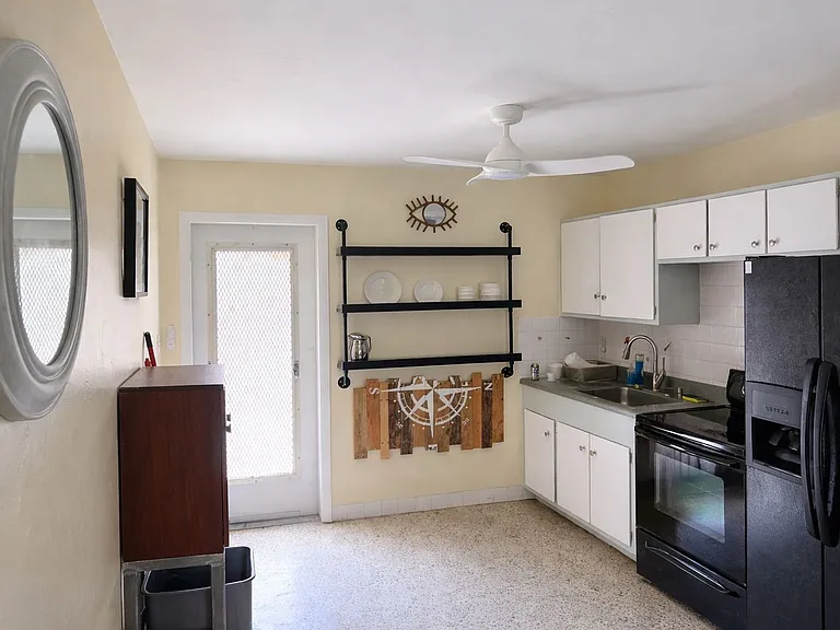 2627 Staples Ave — Photo 21