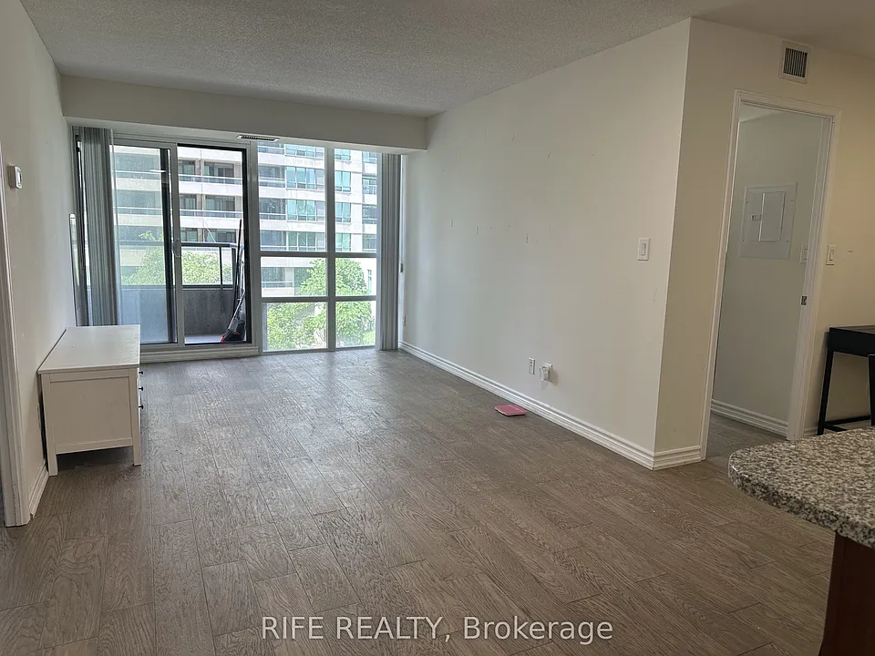35 Hollywood Ave #517