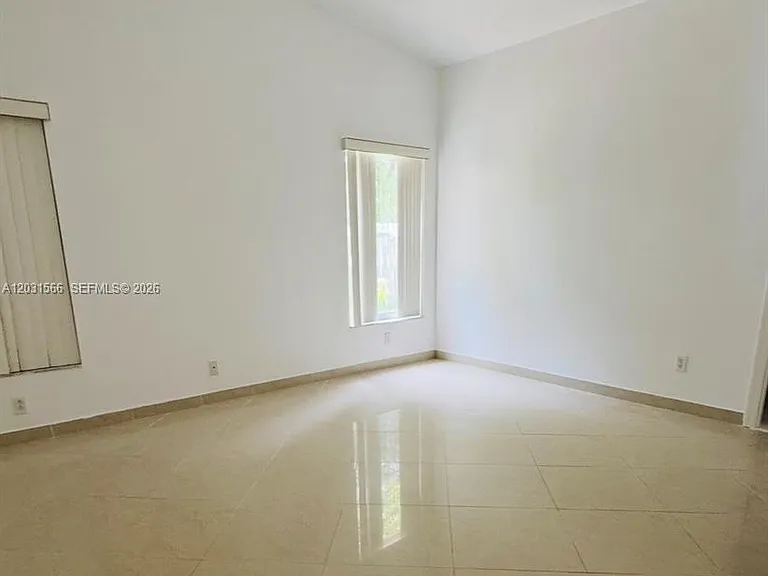10420 SW 24th Ct — Photo 7