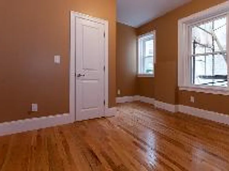 8 Lothian Rd #1A — Photo 5
