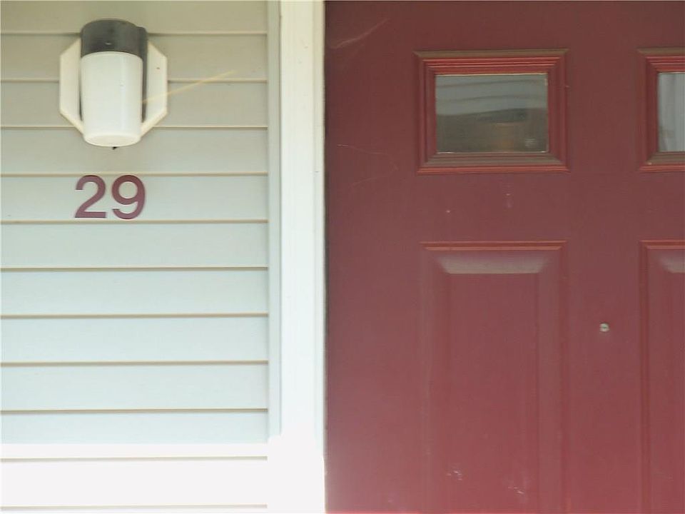 1st image of 29 Kensington Dr #29