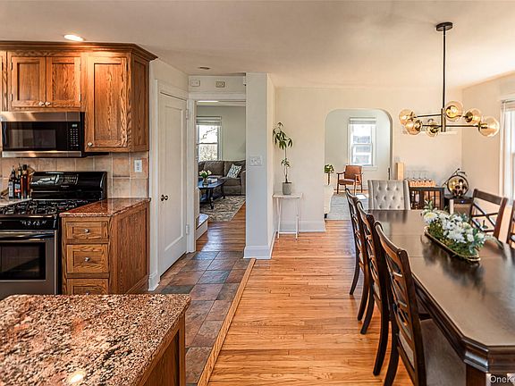 5th image of 459 Bronxville Road