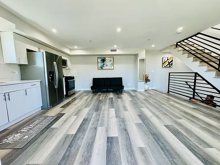 1301 N Kingsley Dr #19 — Photo 13