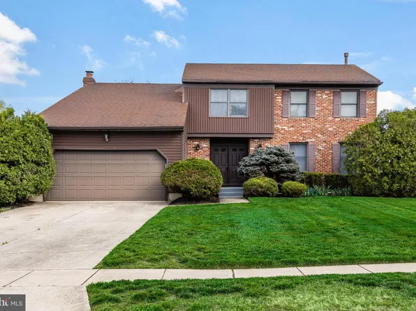 320 Longstone Dr, Cherry Hill, NJ 08003