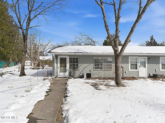 3rd image of 367F Chesterfield Court