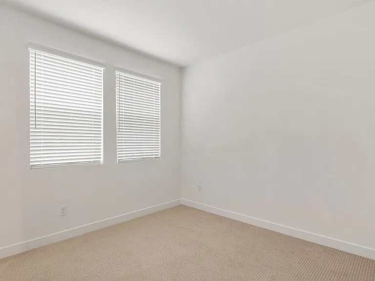 138 S Gardenia — Photo 22
