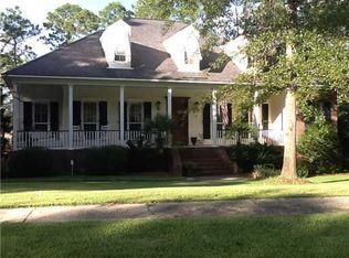 4011 Dunsinane St, Ocean Springs, MS 39564