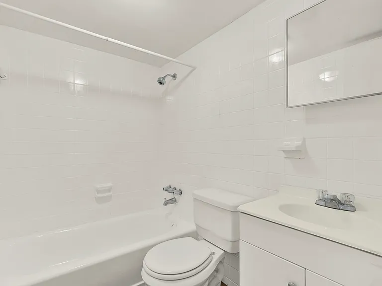 2407 NW 135th St #314 — Photo 4