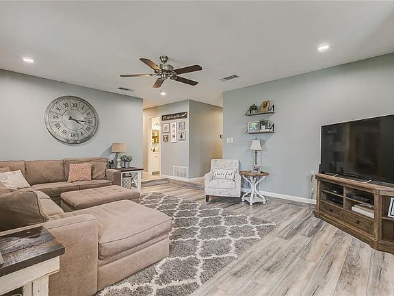 4th image of 501 Berkshire Ct