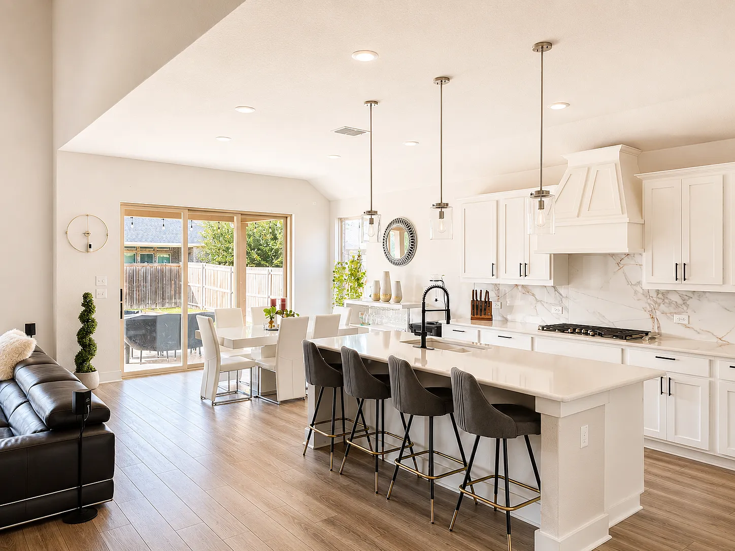 4 bed, 3.5 bath, 3282 sqft, $3,795 — Photo 3