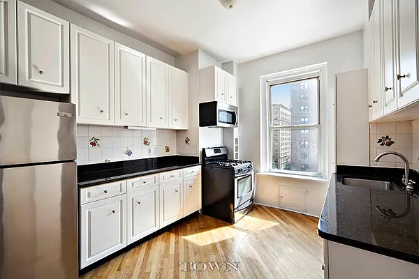 Rented by Town Residential | media 9