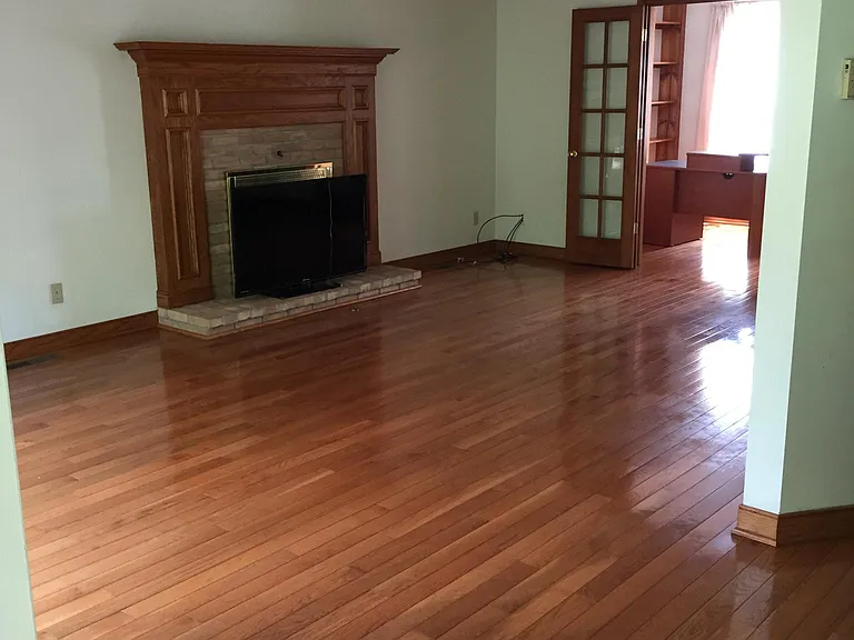 5370 Brooklands Dr — Photo 3
