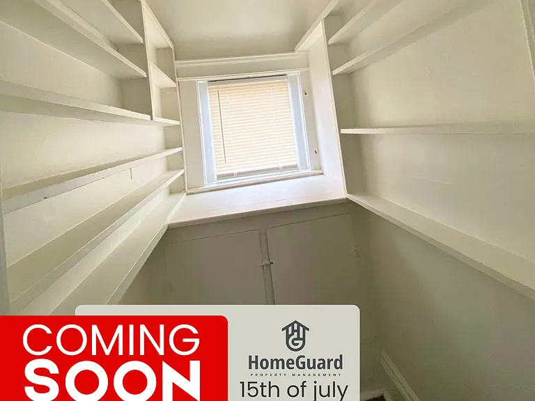 9522 Dunlap Ave — Photo 10