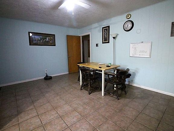 4th image of 1101 Glade St