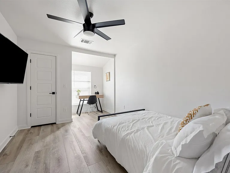 6104 Reicher Dr — Photo 21