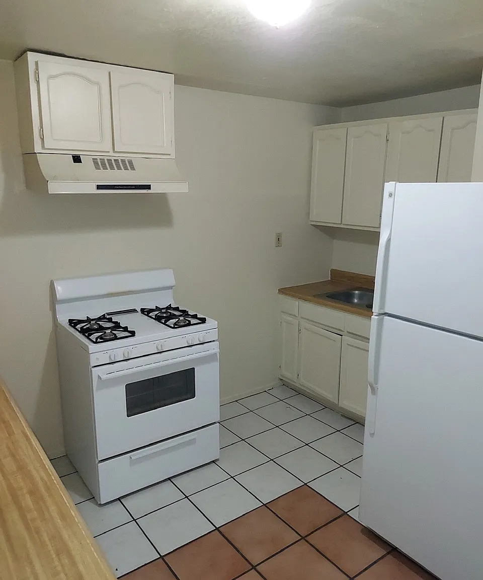 2 bed, 2.0 bath, 862 sqft, $1,100 — Photo 3
