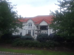 21 Copperfield Way, Mahwah, NJ 07430