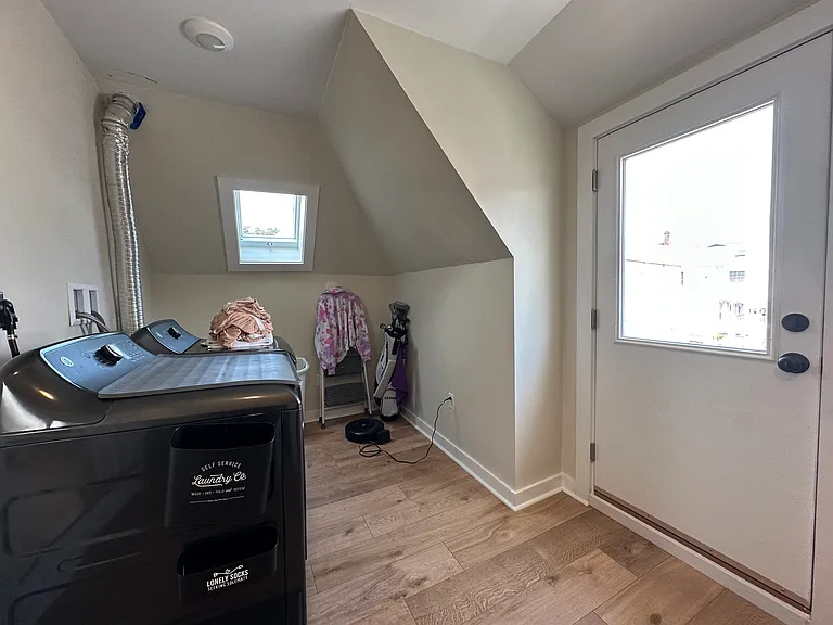 304 Main St #2 — Photo 5