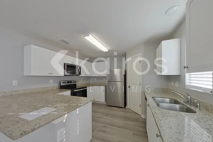 2838 NW 19th Pl — Photo 9
