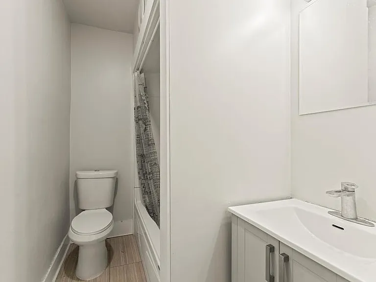 890 Howard Ave #890 — Photo 6