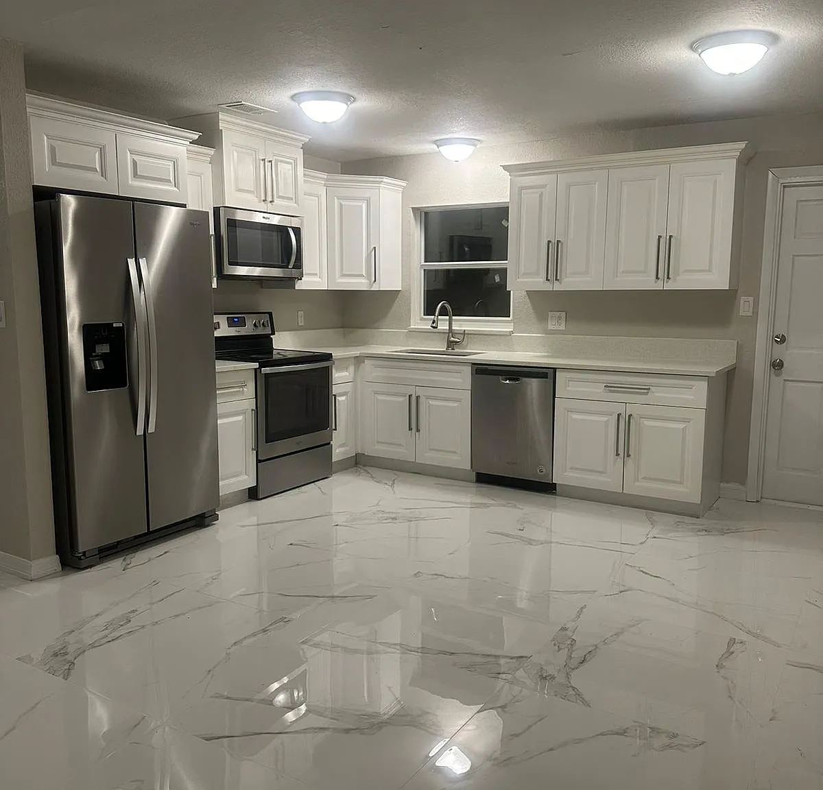 4 bed, 1412 sqft, $2,000 — Photo 1