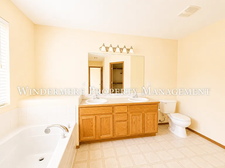 3005 NE Yale Way — Photo 17