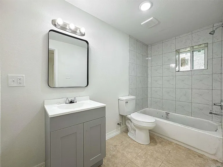 411 Avenue A #1 — Photo 5