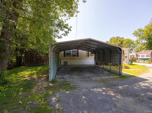 42 Feller Ct, Poughkeepsie, NY 12603