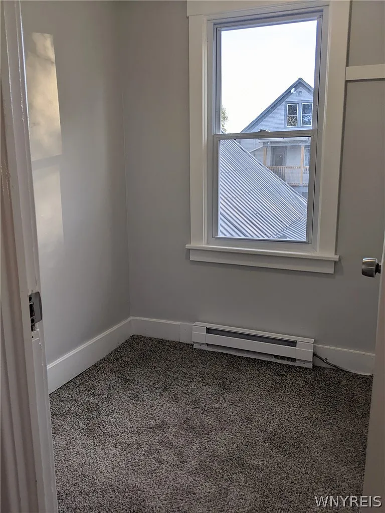 1 bed, 1.0 bath, 900 sqft, $1,100 — Photo 2