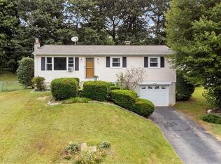 62 Glendale Rd, Oakdale, CT 06370