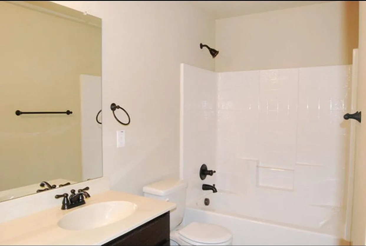353 Orbit Dr — Photo 3